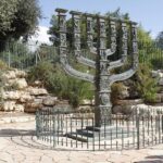 בשביל לזכותך